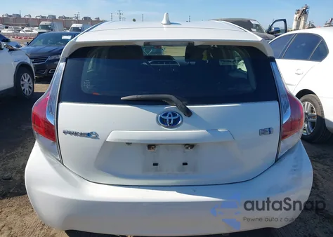 2016 Toyota Prius C Two z USA, uszkodzony, nr VIN JTDKDTB36G1116460